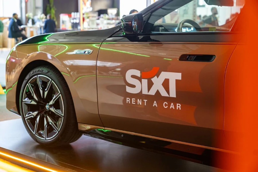 https://www.sixtleasing.cz/User_Files/contenttemplateeditor/6a3a49365d7c8Medium-SA_booth_design_Mobility_Live_10-2025_05_(1).webp